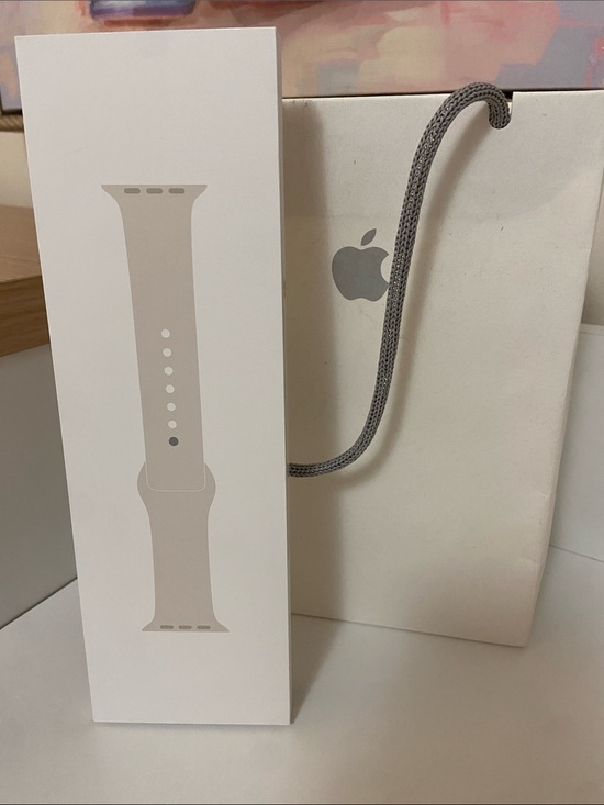 Apple Accessories - Apple Watch Band 46 MM Starlight Color Sports Band S/M with Gift Bag